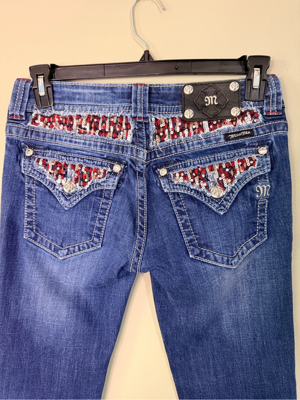 Gorgeous Vintage Miss Me Skinny Jeans With Sequin Embellished Pockets 32”Inseam